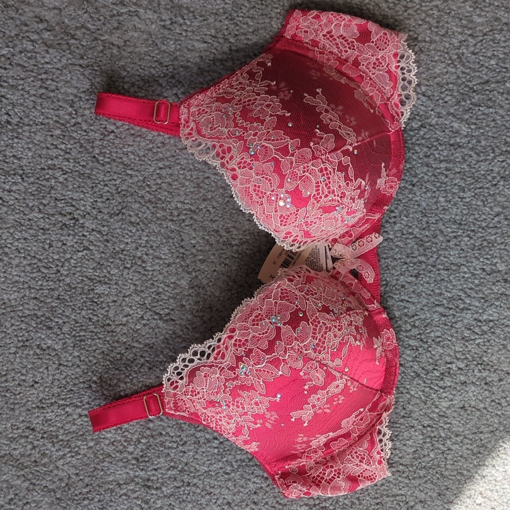 VS pushup bra NWT